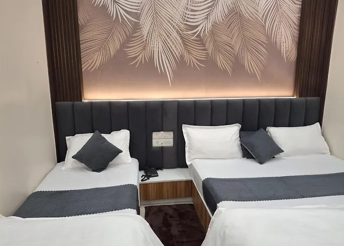 Varanasi 4 Star Hotels
